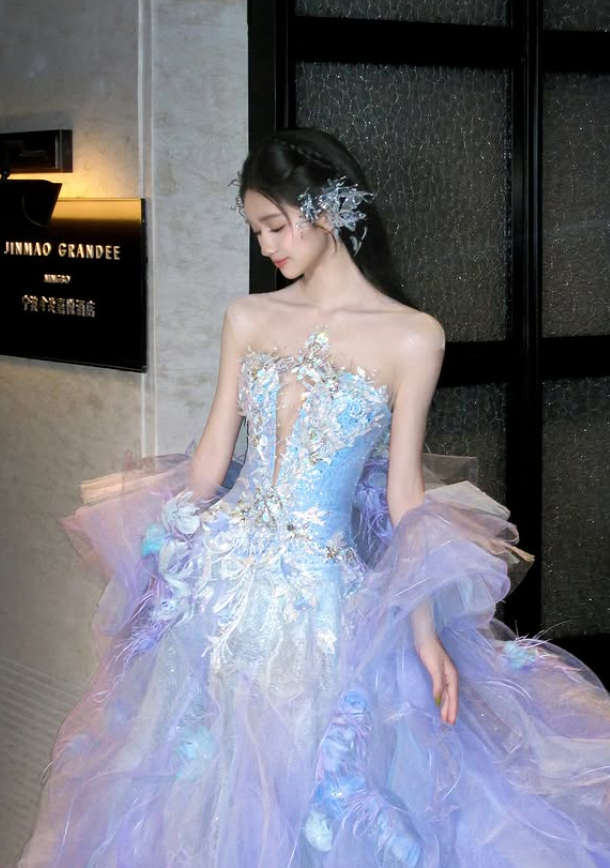 Dreamy Purple Ball Gown V Neck Exquisite Beaded Organza Long Prom Dress SH5032