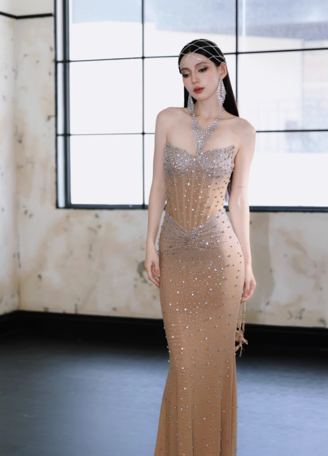 Exquisite Rhinestone Champagne Mermaid Sweetheart Neck Black Tulle Long Evening Dress Gown Dress SH3585