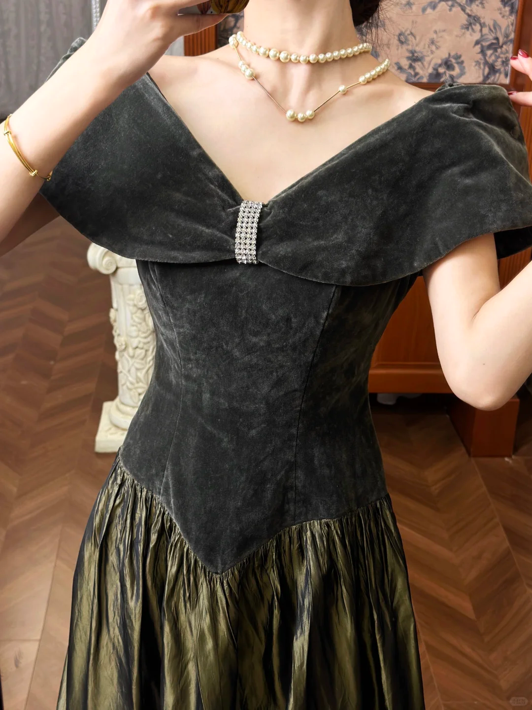 Vintage Olive Green A Line Off the Shoulder Velvet Satin Long Prom Dress SH5173