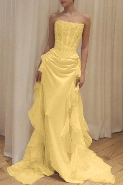 Elegant Ivory Strapless Evening Dress Sleeveless Lace with Train