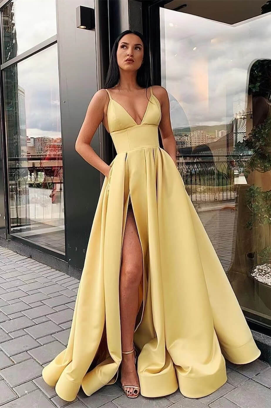 Elegant Spaghetti-Straps A Line Split Evening Dress With Pockets
