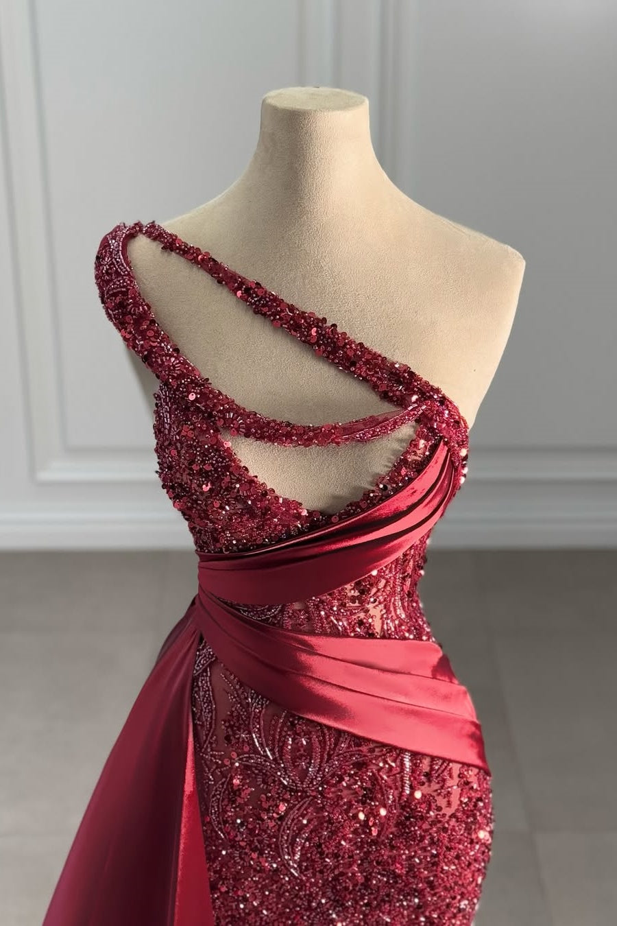 Simple Sleeveless One-Shoulder Sequins Beads Mermaid Prom Dress