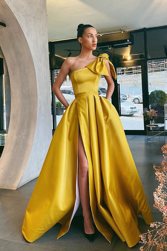 Gold Slit One-Shoulder Prom Dress With Pockets