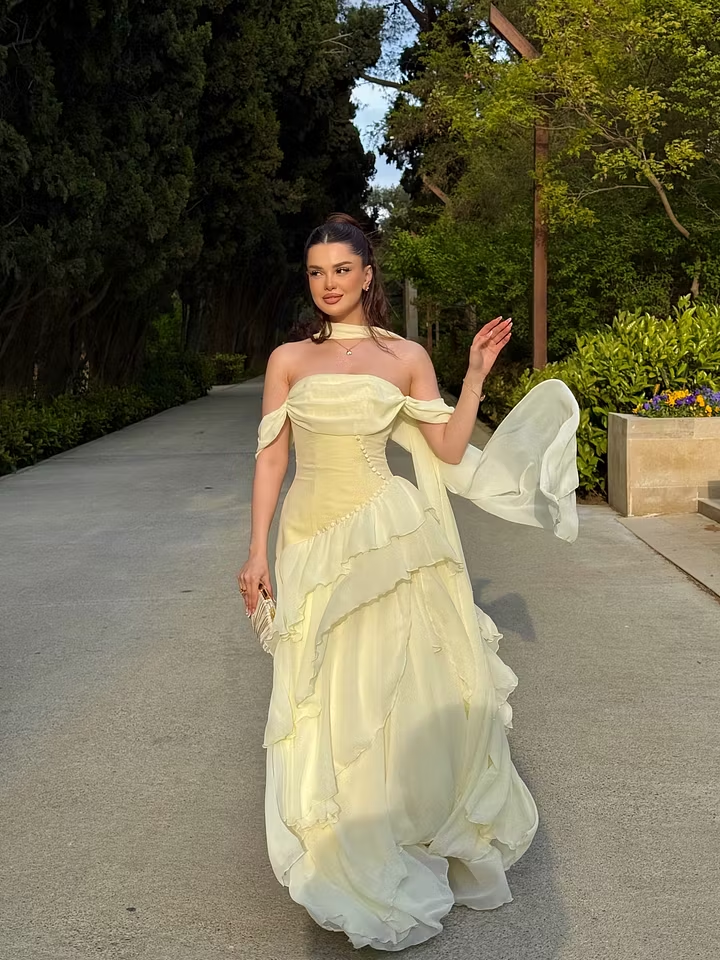 Dreamy Daffodil Off-The-Shoulder Split Ruffles Chiffon Evening Dress With Scarf