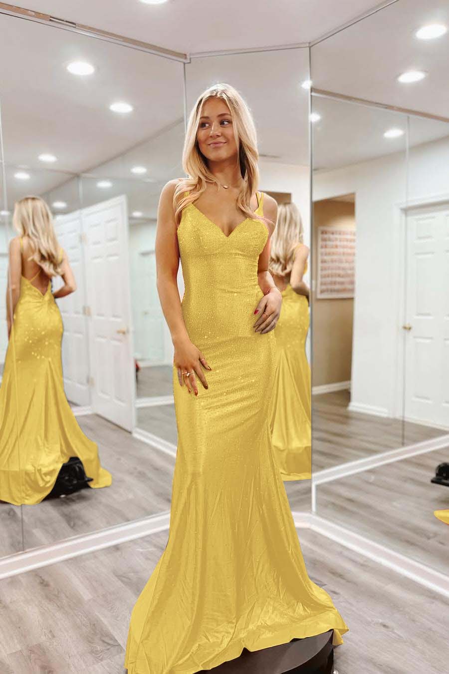 Shinning Orange Spaghtti Strap Sleeveless V Neck Mermaid Prom Dress with Beadings