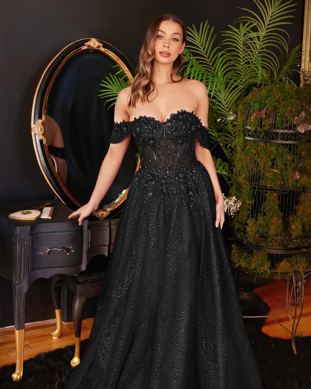 Pink Sleeveless Strapless Off-Shoulders Sweetheart Embroidery Prom Dress