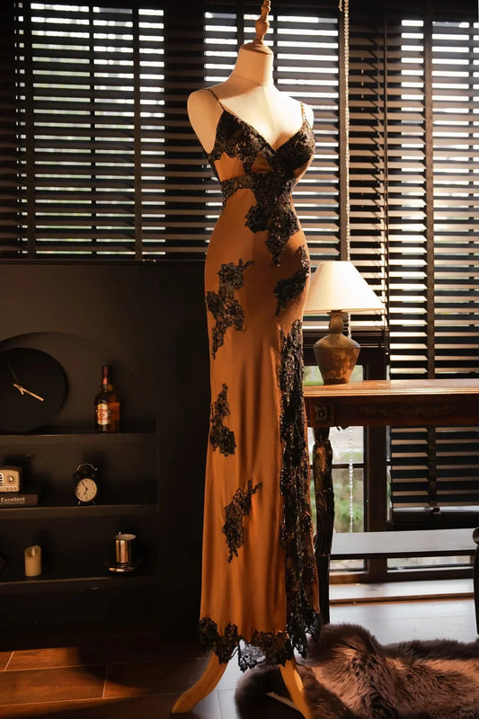 Sexy V Neck Lace Vintage Evening Dresses Sleeveless Long Party Gowns SH2872