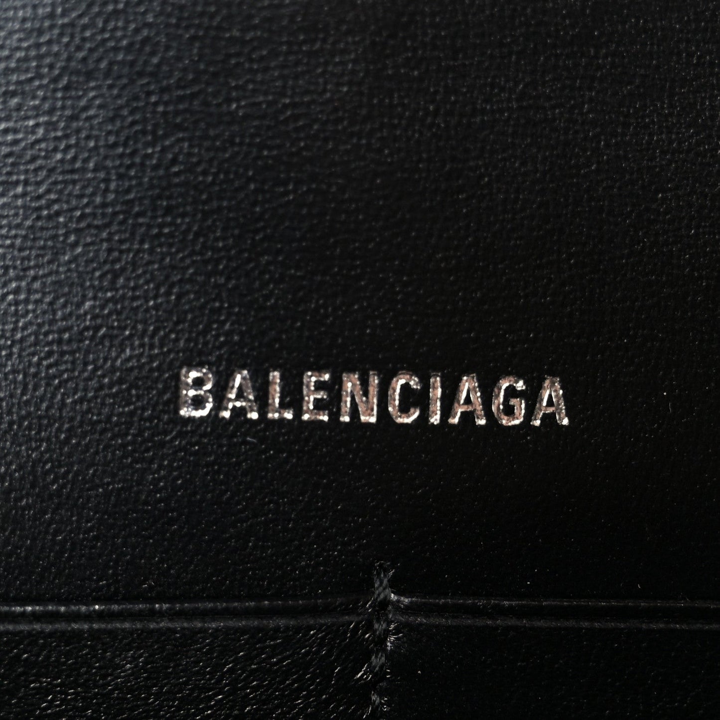 Shiny Calfskin Monochrome Crocodile Embossed Hourglass Chain Bag Black
