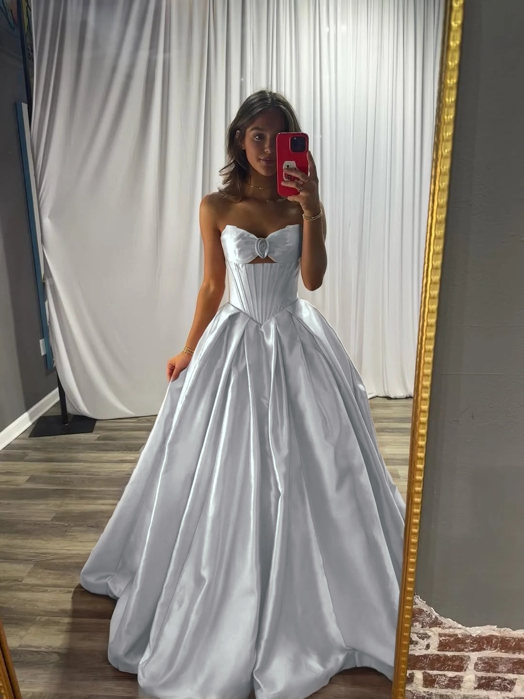 Elegant Sleeveless Strapless A Line Prom Dress With Pleated