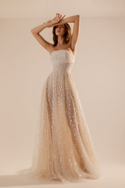 Stunning Strapless Sequins Sleeveless Applique Long Prom Dress