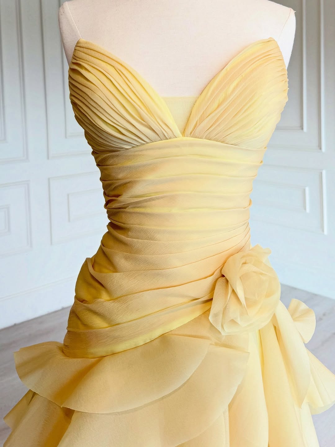 Sleeveless Deep V-Neck A-Line Evening Dress Pleated With Ruffles