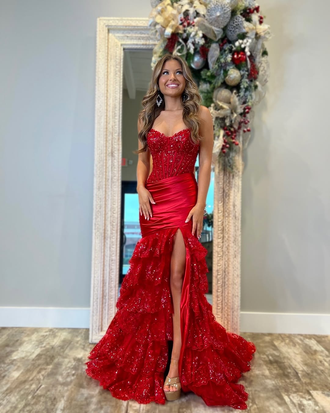 Red Sleeveless Strapless Sweetheart Mermaid Sequins Prom Dress