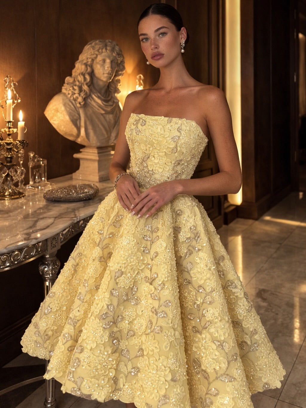 Classic Yellow Sleeveless A-Linr Embroidery Appliques Evening Dress