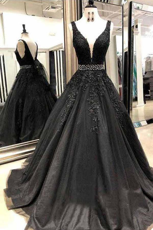 Black V-Neck Sleeveless Prom Dress with Applique Beadings