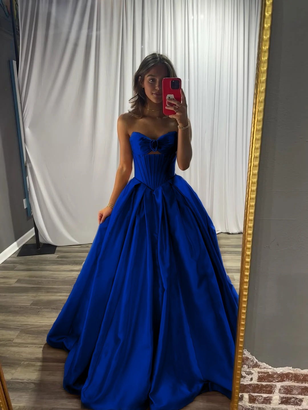Elegant Sleeveless Strapless A Line Prom Dress With Pleated