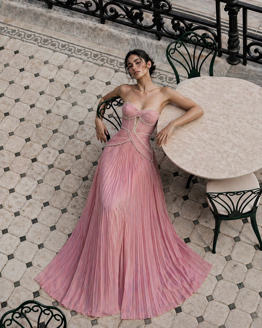 Chic Sleeveless Sweetheart Pleated Evening Dress With Beaded