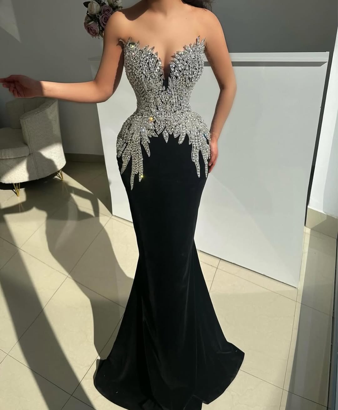 Black Strapless Sleeveless V-Neck Mermaid Prom Dress With Beads