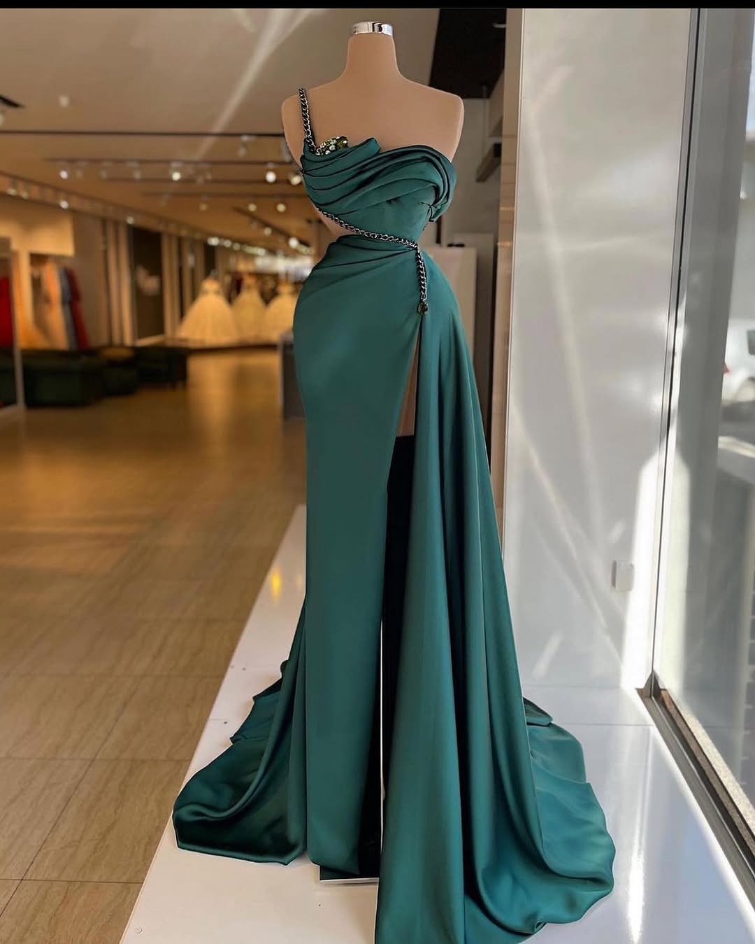 Dark Green Sleeveless Spaghetti Straps Mermaid Prom Dress