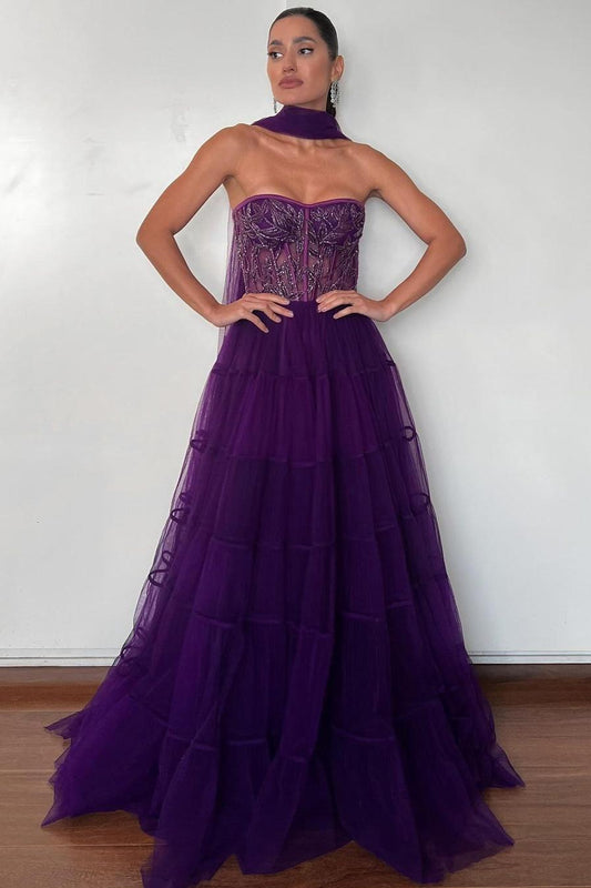 Exquisite Regency Tulle Sleeveless Strapless Long Prom Dress with Applique