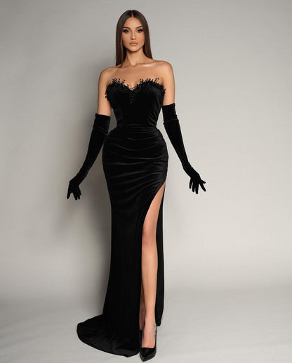 Mermaid Slit Sweetheart Black Beaded Evening Dress With Gloves