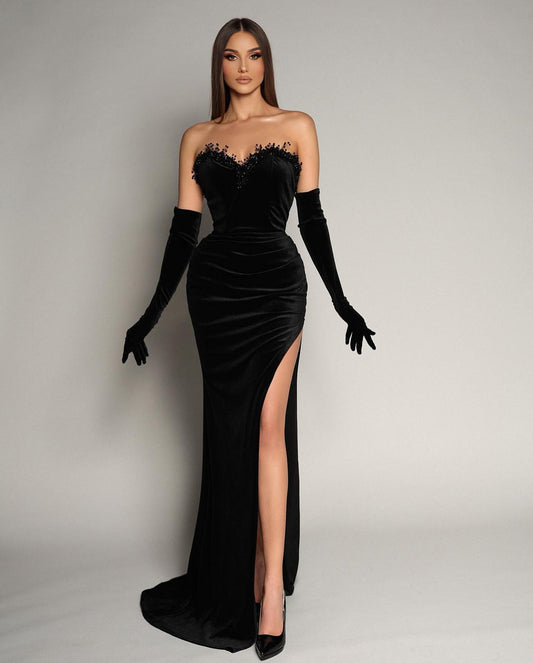 Mermaid Slit Sweetheart Black Beaded Evening Dress With Gloves