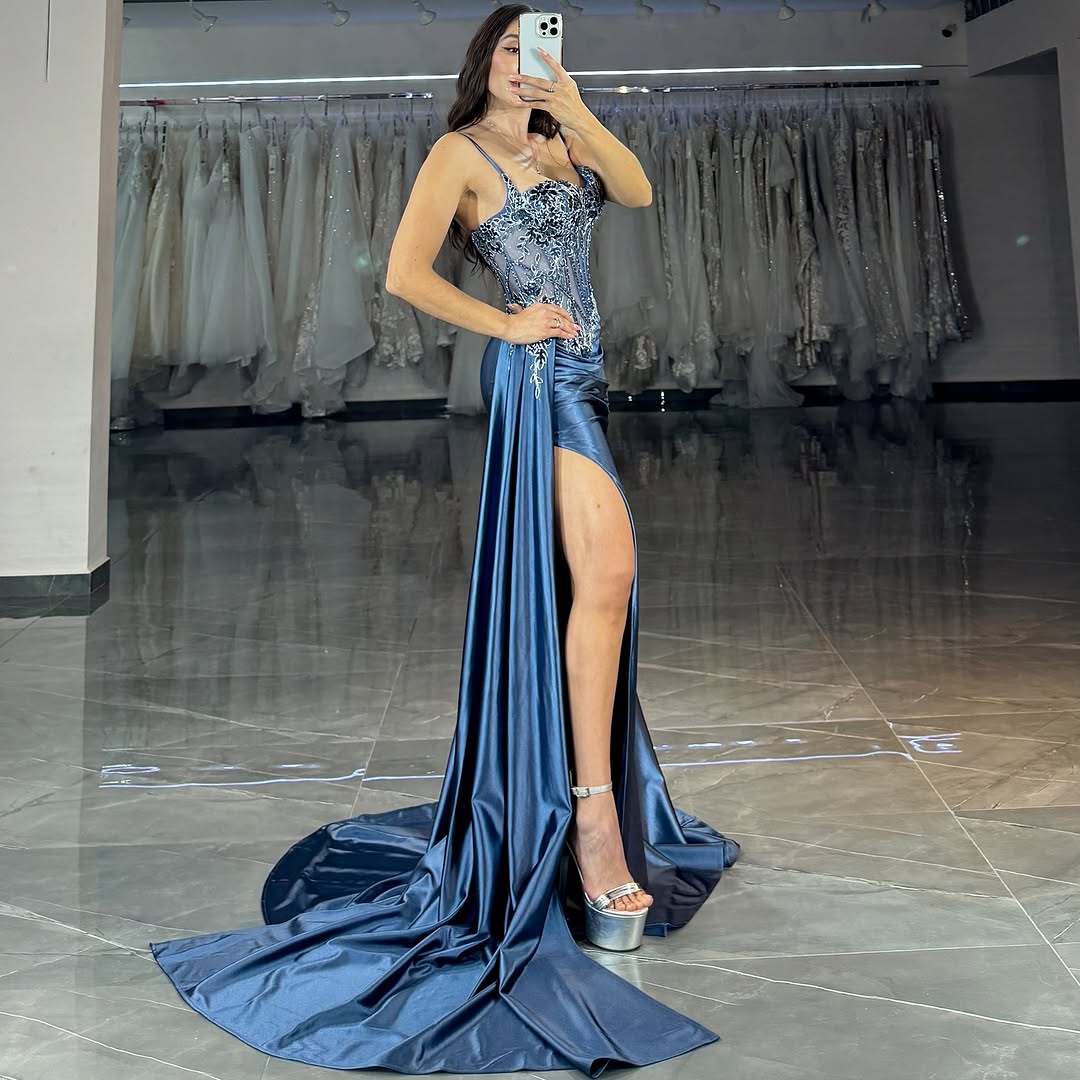 Sleeveless Spaghetti Straps V-Neck Beads Long Prom Dress
