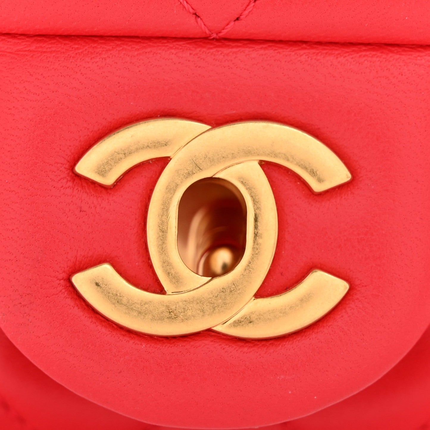 Lambskin Quilted Mini Pearl Crush Flap Red