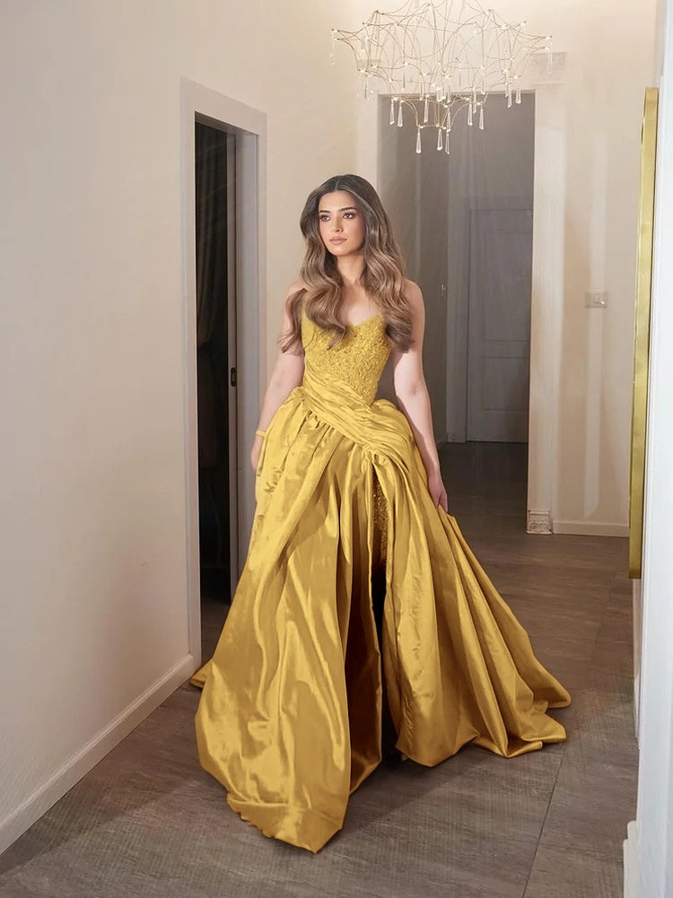 Sleeveless A-Line V-Neck Pleated Prom Dress With Beads