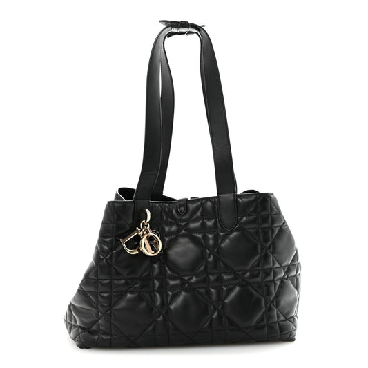 Calfskin Macrocannage Medium Toujours Black