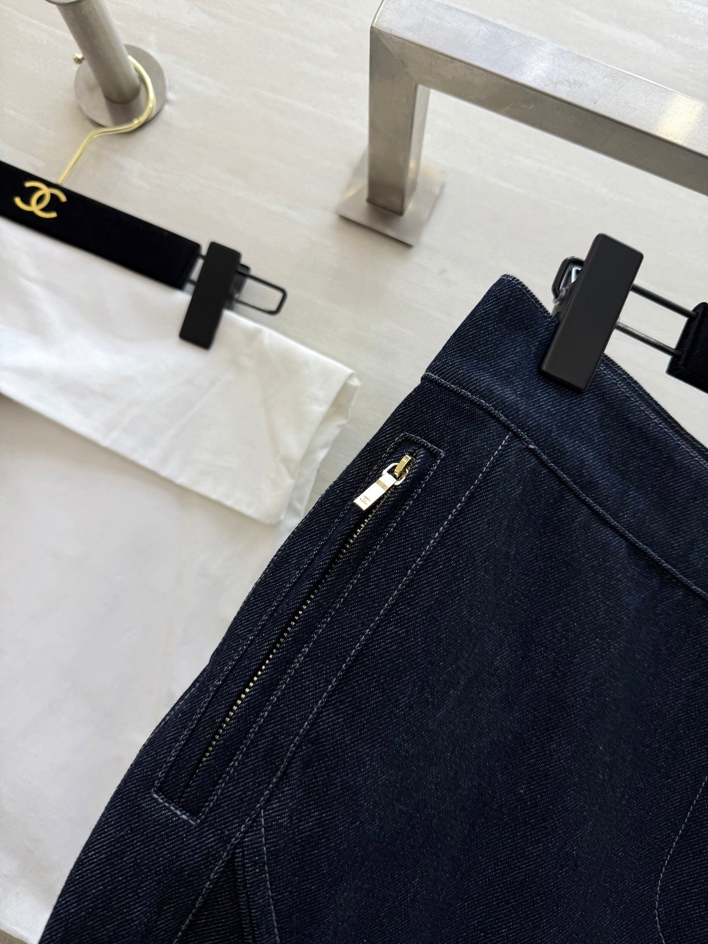 Chanel Straight Leg Jeans 800653