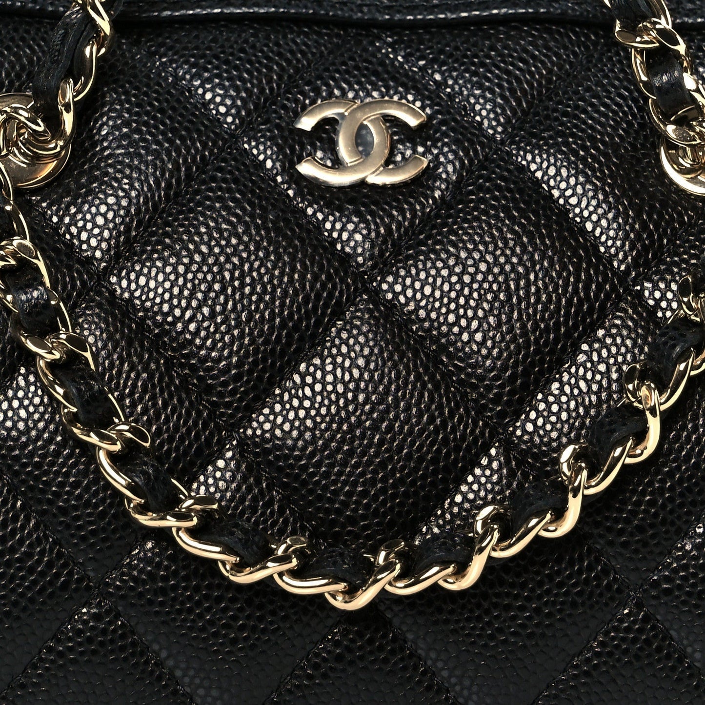 Caviar Quilted Barrel Clutch With Chain Black