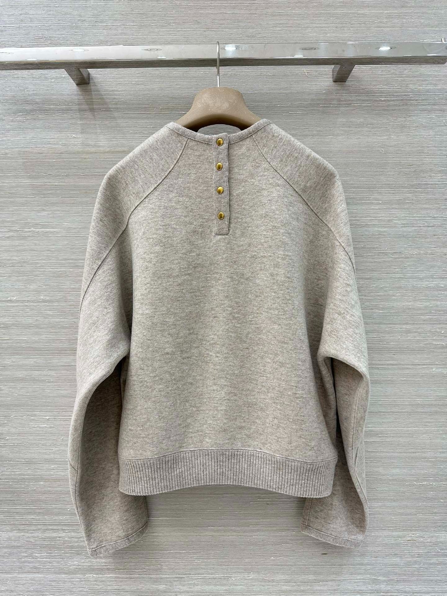LP CREWNECK SWEATER STYLE 145