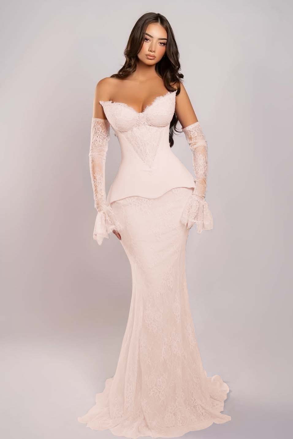 Elegant Pink Sleeveless V-Neck Strapless Lace Mermaid Prom Dress With Appliques