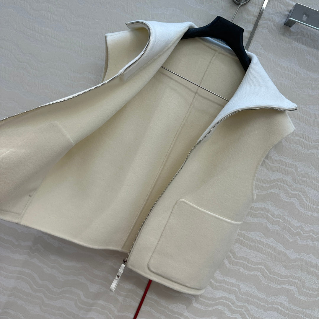 HM 25S Zipped Vest in White Wool and Cashmere