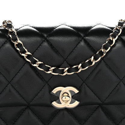 Lambskin Quilted Rectangular Phone Holder Clutch With Chain Black