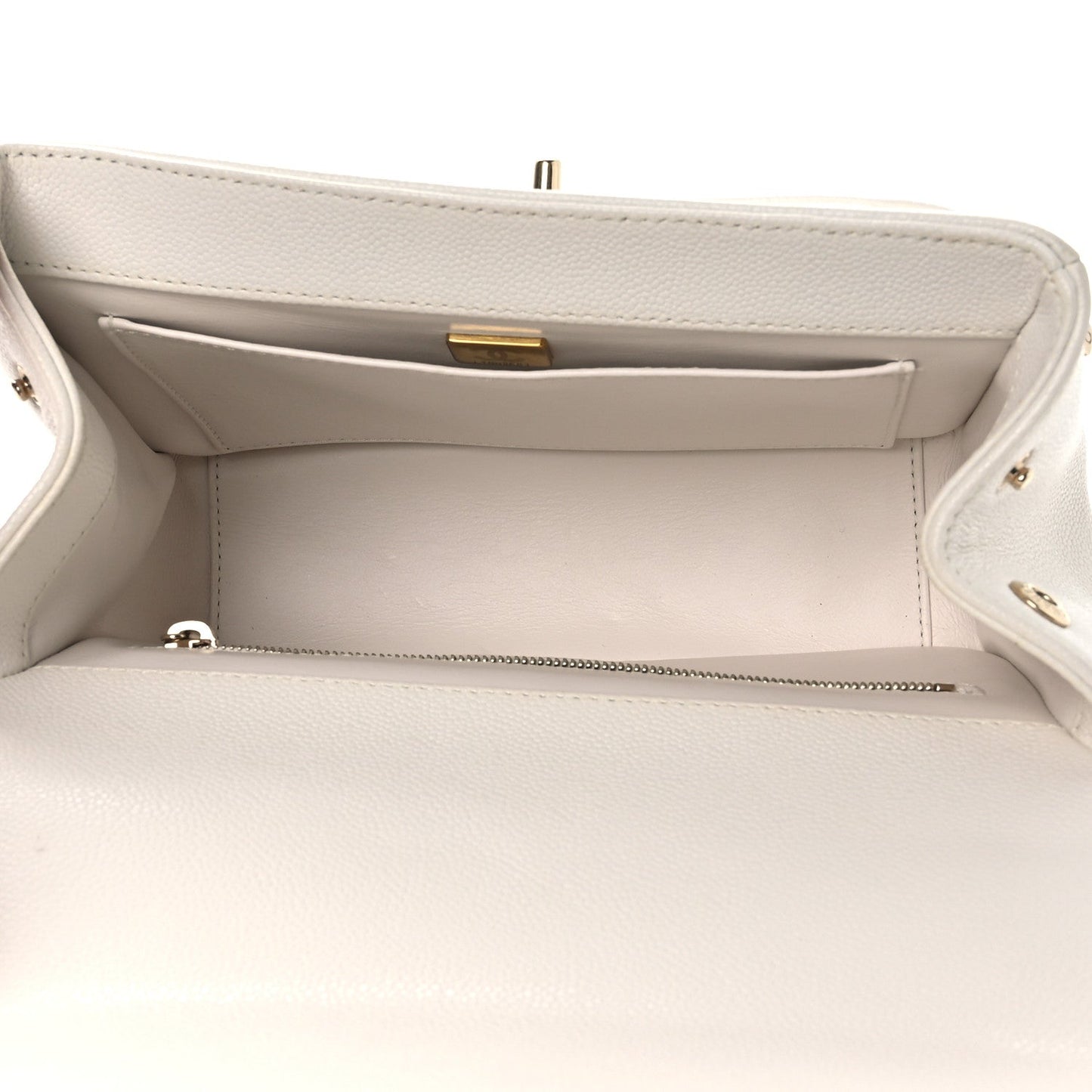 Caviar Quilted Medium Business Affinity Flap White