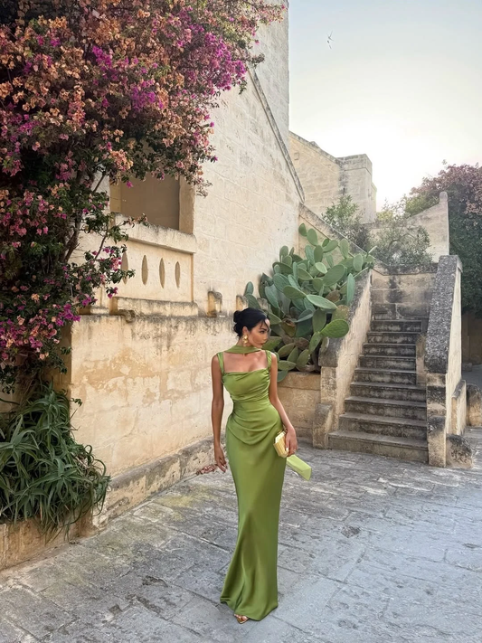 Elegant Green Square Pleated Sleeveless Evening Dress With Scarf