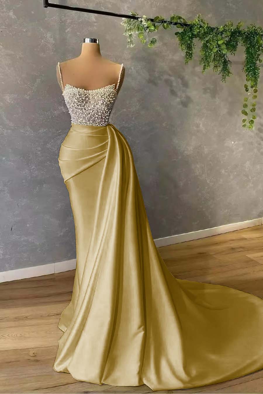 Gorgeous Spaghetti-Straps Pearl Mermaid Evening Dress With Sequins Pleated