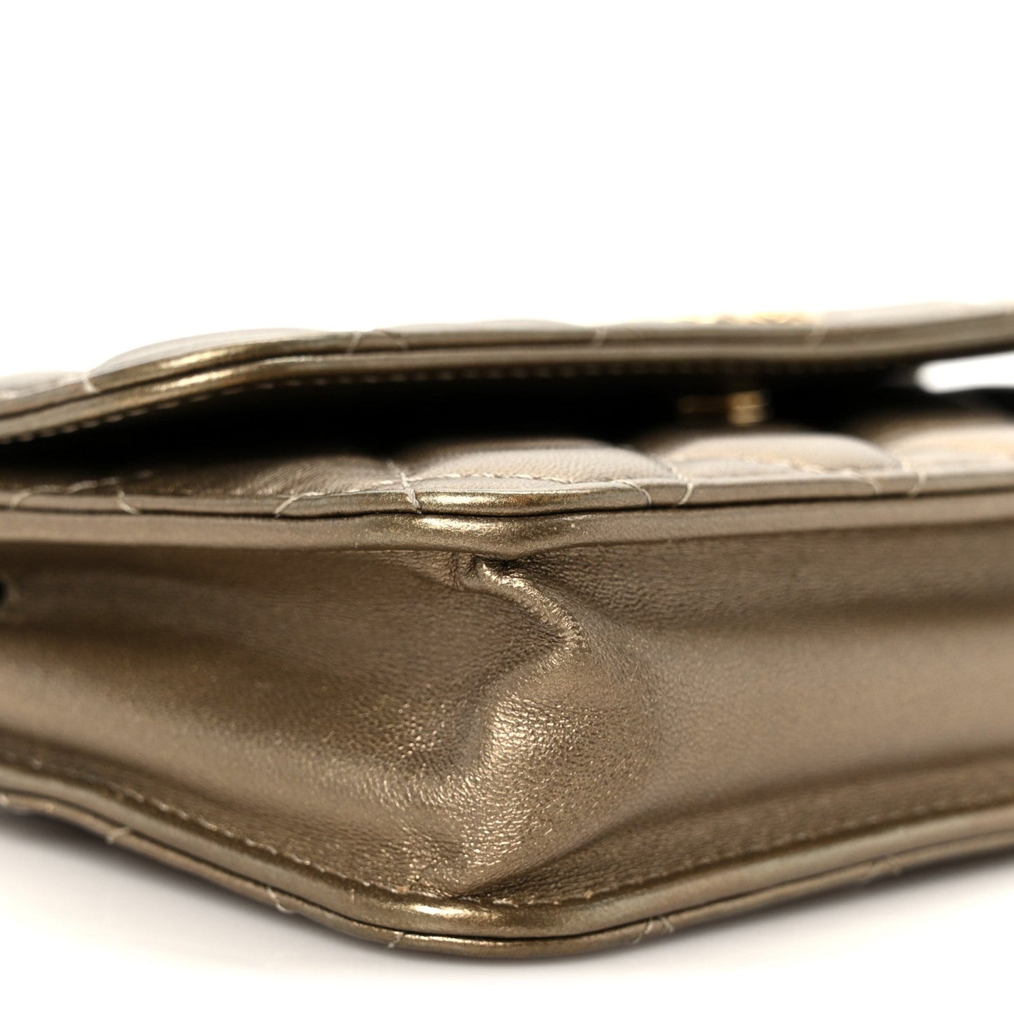 Metallic Lambskin Quilted Dynasty Flap Phone Holder With Chain Gold