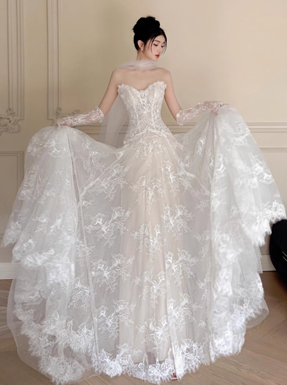 Classic Bridal Gown A Line Sweetheart Lace White Wedding Dresses Minimalist Bridal Gowns DP1645
