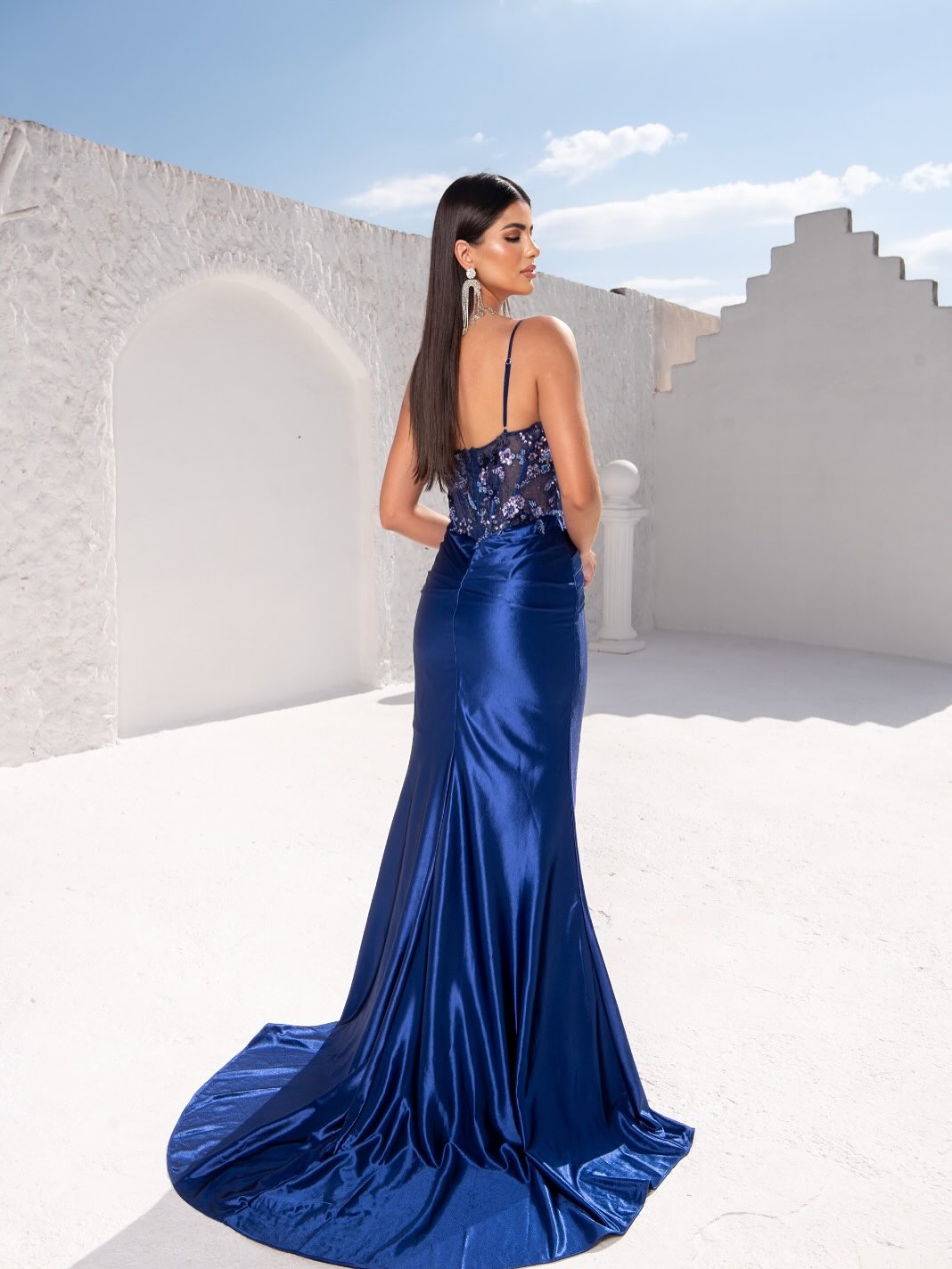 Chic Sequins Sleeveless V Neck Spaghetti Strapless Appliques Prom Dress