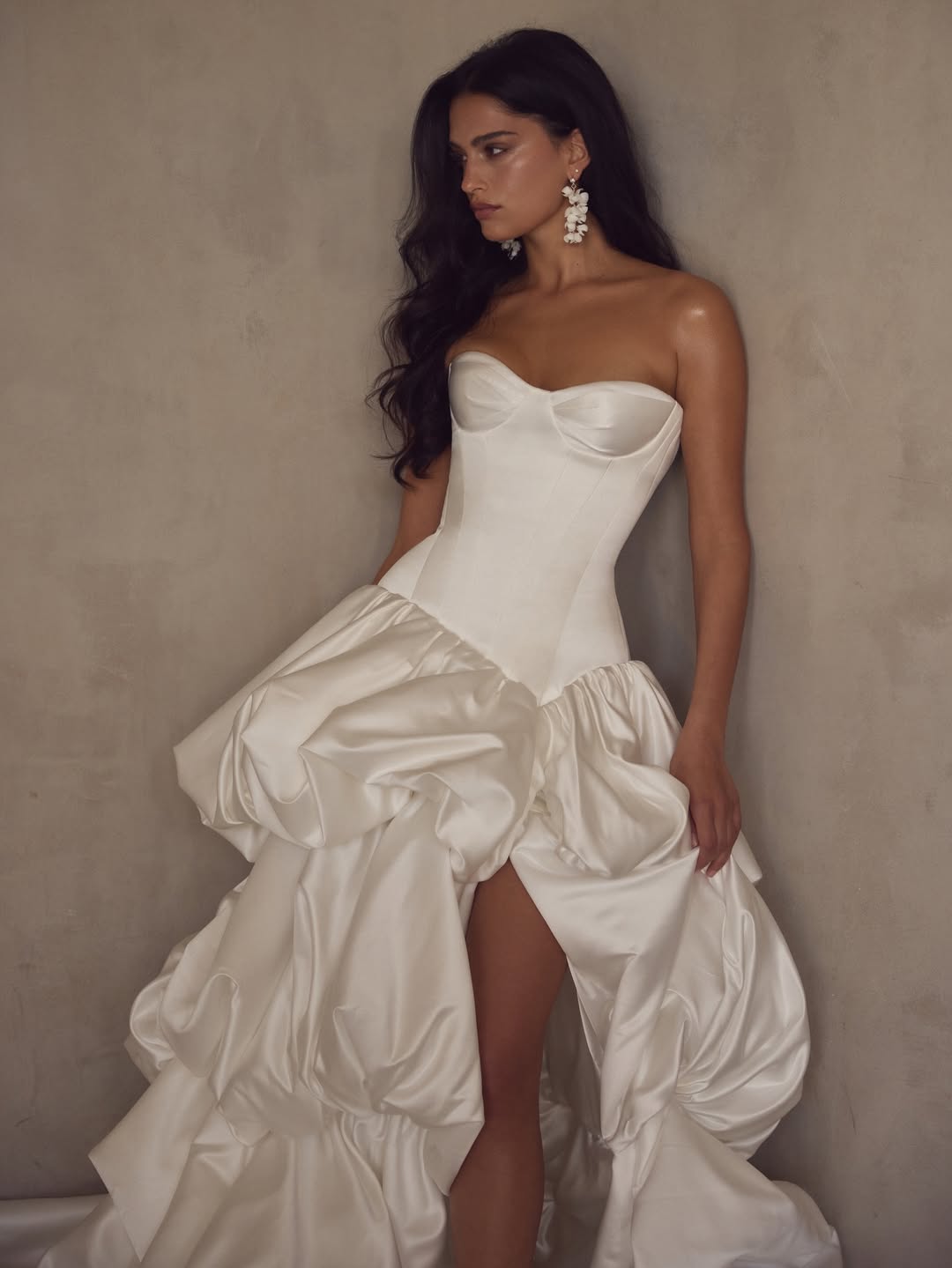 Stunning White Sleeveless SWeetheart Ruffles Evening Dress