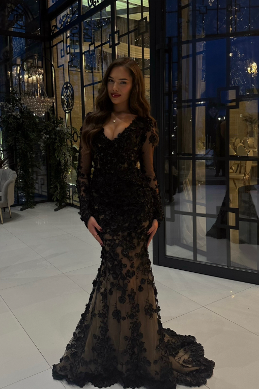 Amazing Black Long Sleeves V Neck Mermaid Prom Dress with Applique