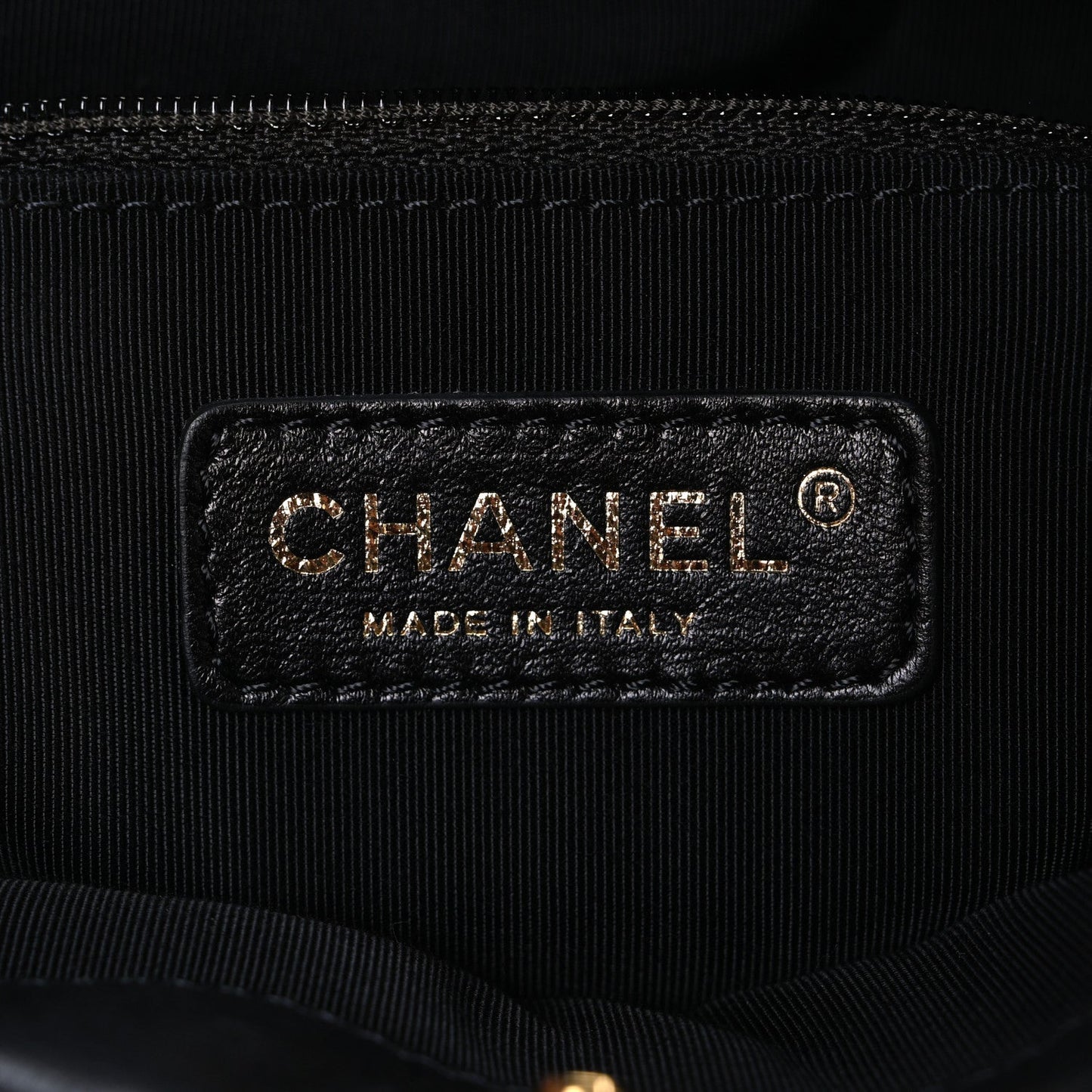 Calfskin Quilted Medium Chain Me Hobo Black