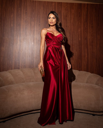 Red Sleeveless Strapless V-Neck Mermaid Long Prom Dress