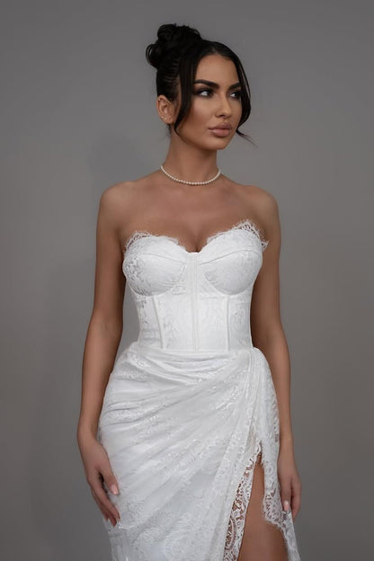 Elegant White Lace Sleeveless Sweetheart Long Prom Dress with Split