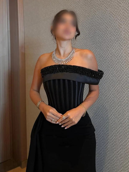 Elegant Black Strapless Sleeveless Beads Prom Dress With Slit