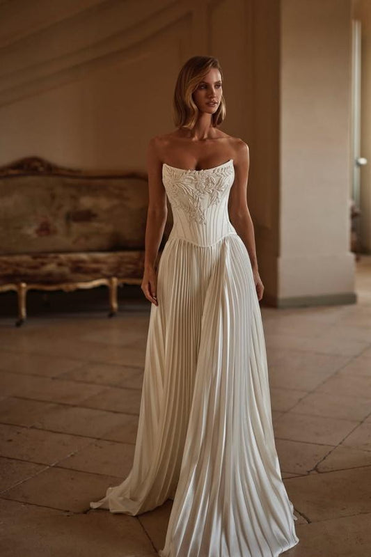 Exquisite White Satin Strapless Sleeveless Long Pleated Prom Dress with Applique
