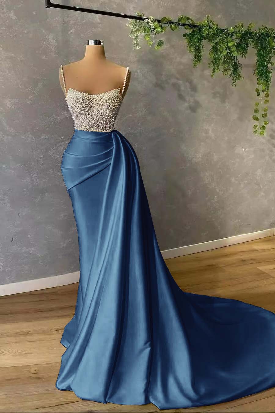Gorgeous Spaghetti-Straps Pearl Mermaid Evening Dress With Sequins Pleated