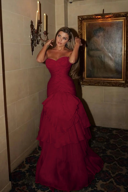 Chic Strapless Sleeveless Sweetheart Prom Dress With Pleated